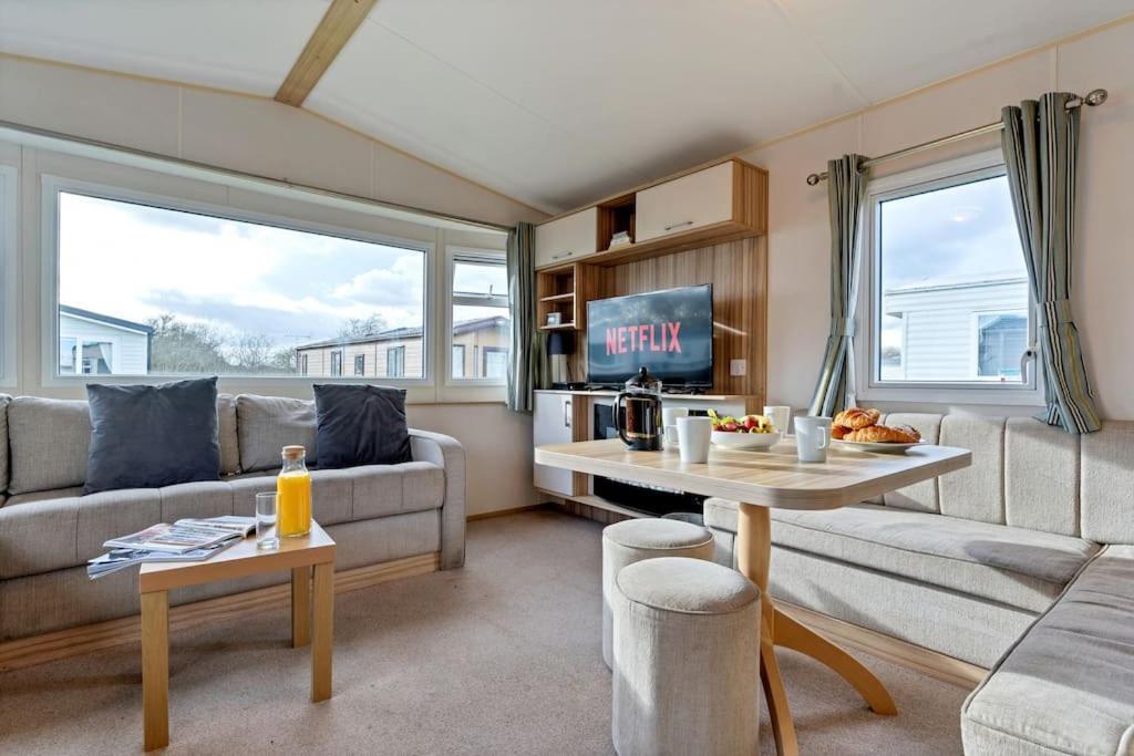 Tattershall Lakes: Sally'S Superior Stay Exterior foto