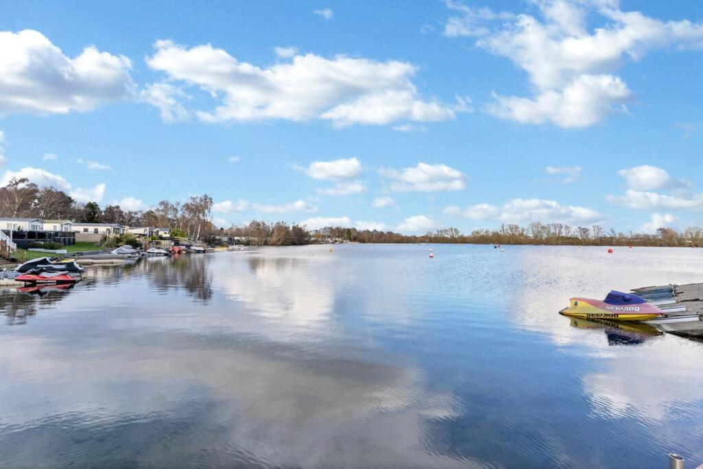 Tattershall Lakes: Sally'S Superior Stay Exterior foto